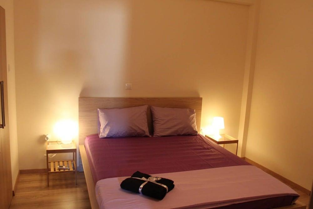 Apartment In The Centre Of Атина Екстериор снимка