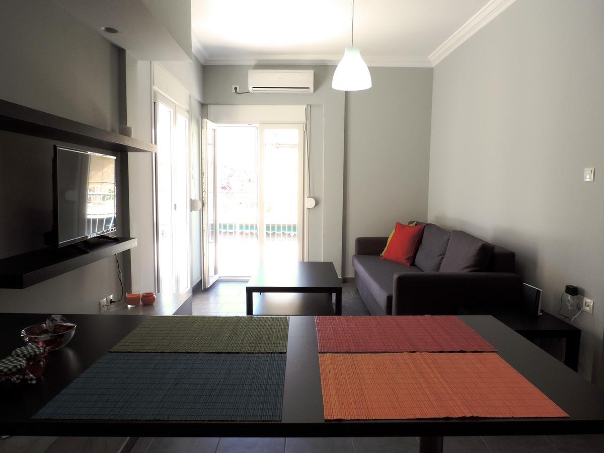 Apartment In The Centre Of Атина Екстериор снимка