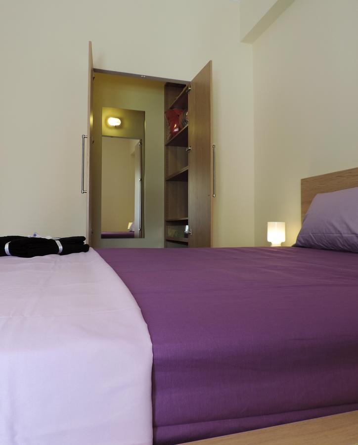 Apartment In The Centre Of Атина Екстериор снимка