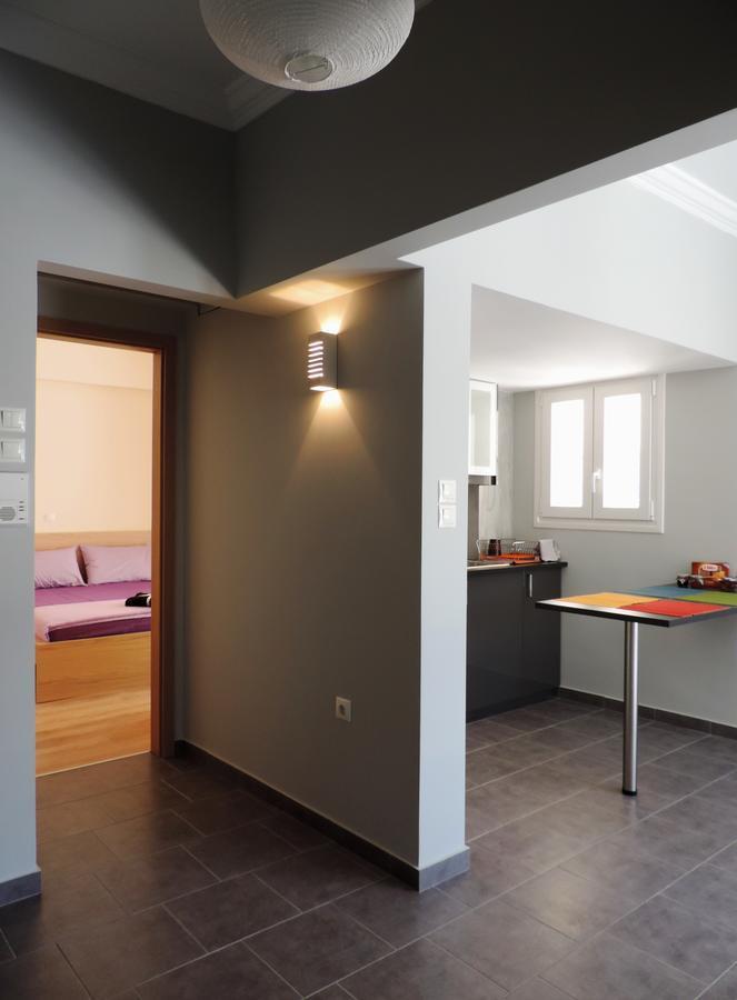 Apartment In The Centre Of Атина Екстериор снимка